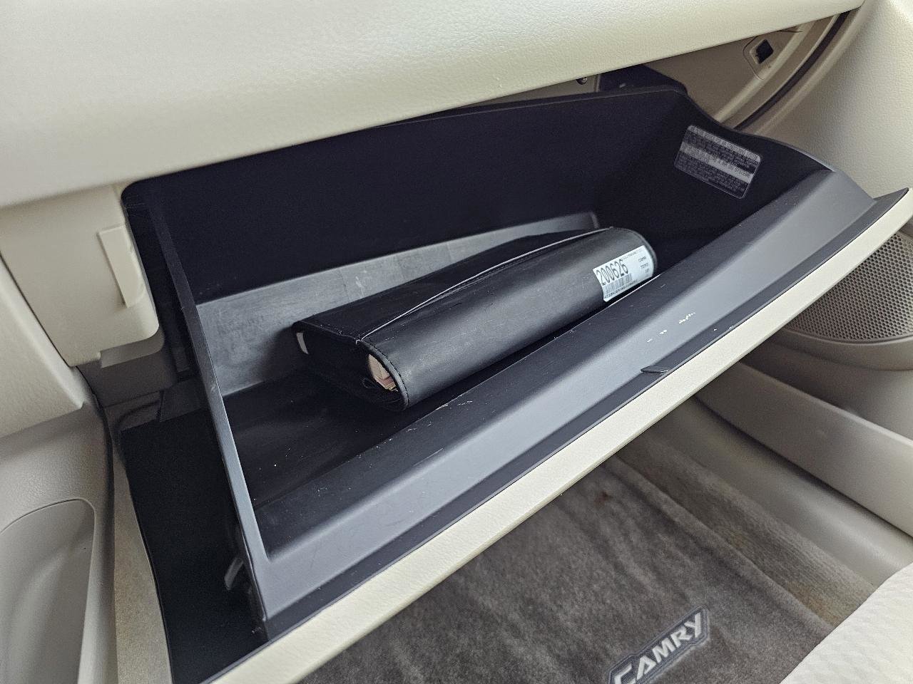 Used 2010 Toyota Camry LE image 56