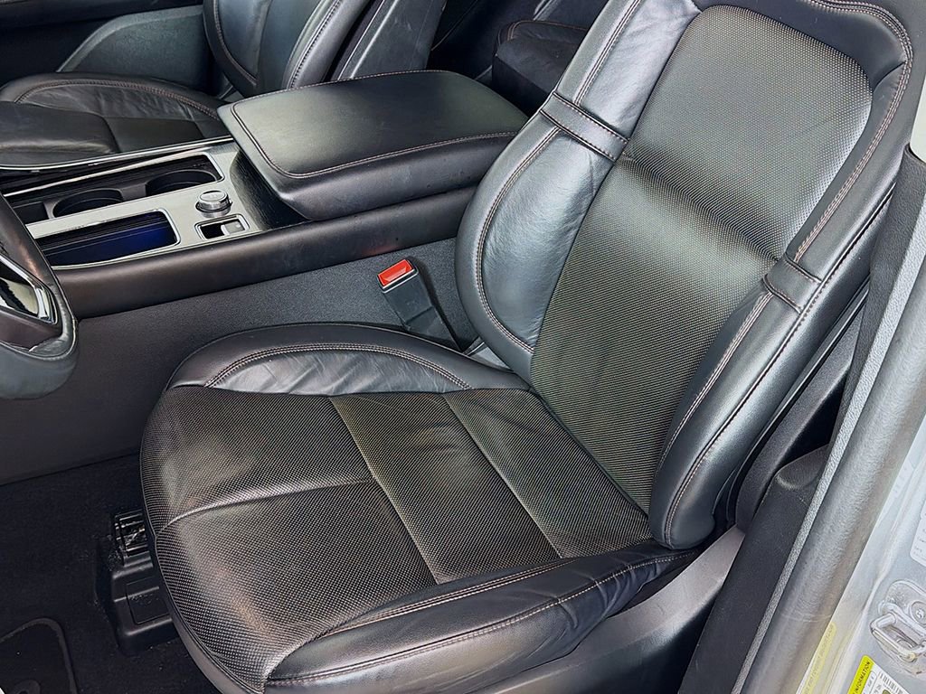 Used 2023 Lincoln Aviator Reserve image 25