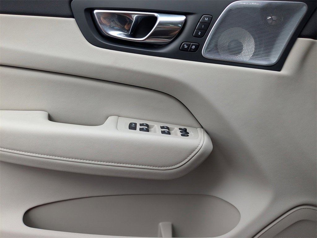 Certified 2023 Volvo XC60 B6 Ultimate image 30