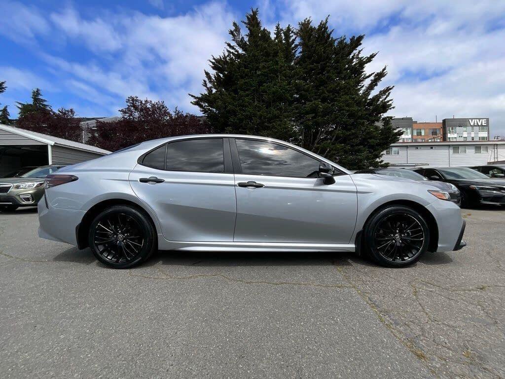 Used 2022 Toyota Camry SE w/ Carpet Mat Package (TMS) FWD image 9