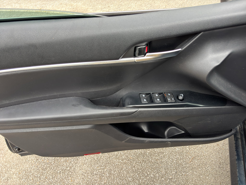 Used 2020 Toyota Camry LE FWD image 8