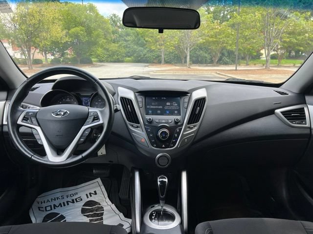 Used 2017 Hyundai Veloster FWD image 23