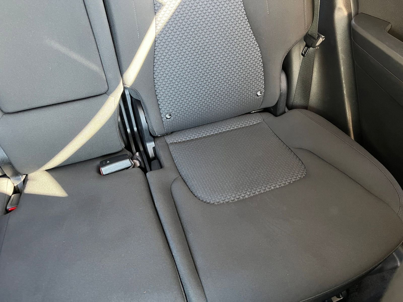 Used 2025 Kia Sportage LX image 37