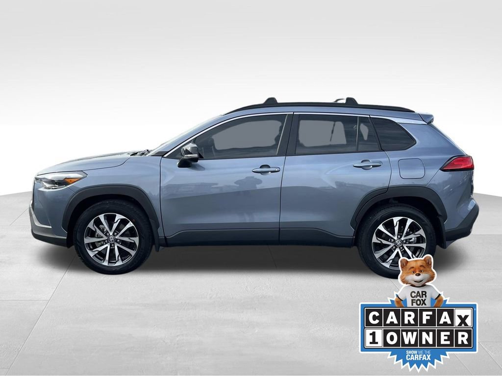 Used 2025 Toyota Corolla Cross XLE w/ Convenience Package image 7