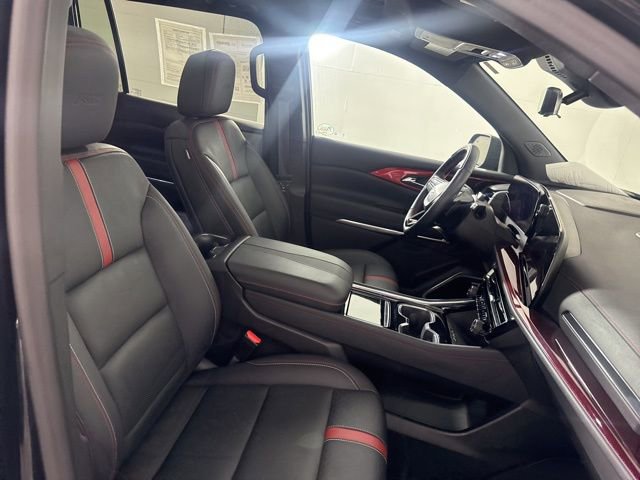 Used 2024 Chevrolet Traverse RS AWD/4WD image 19