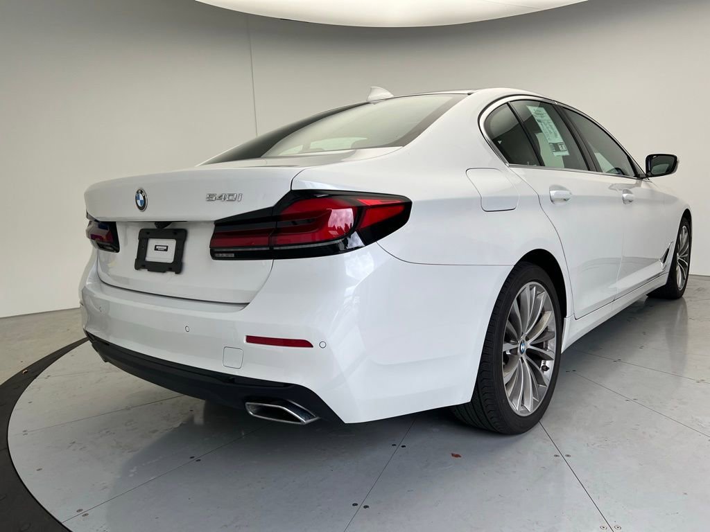 Certified 2022 BMW 540i w/ Premium Package image 3