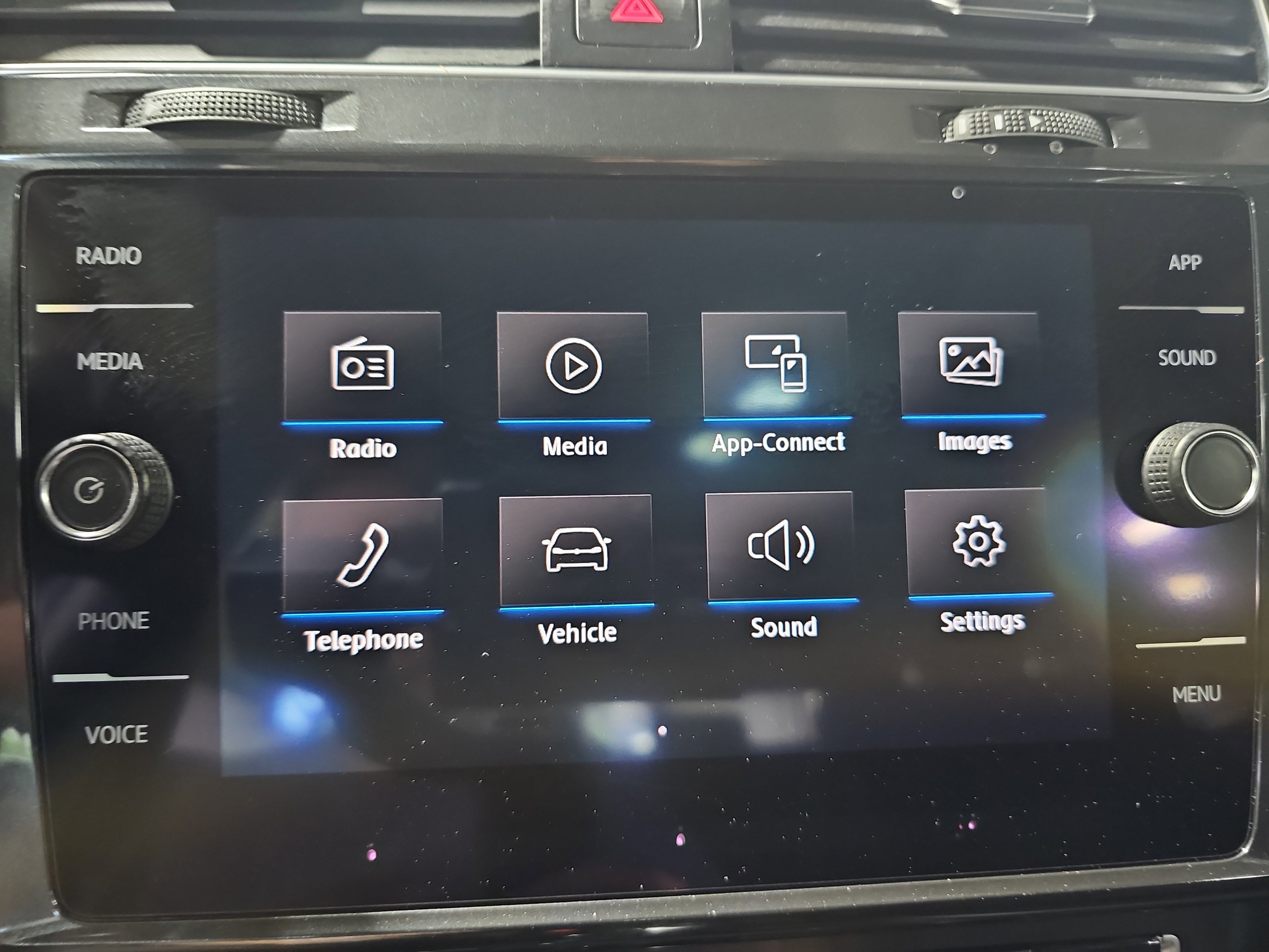 Used 2019 Volkswagen Golf SE FWD image 22