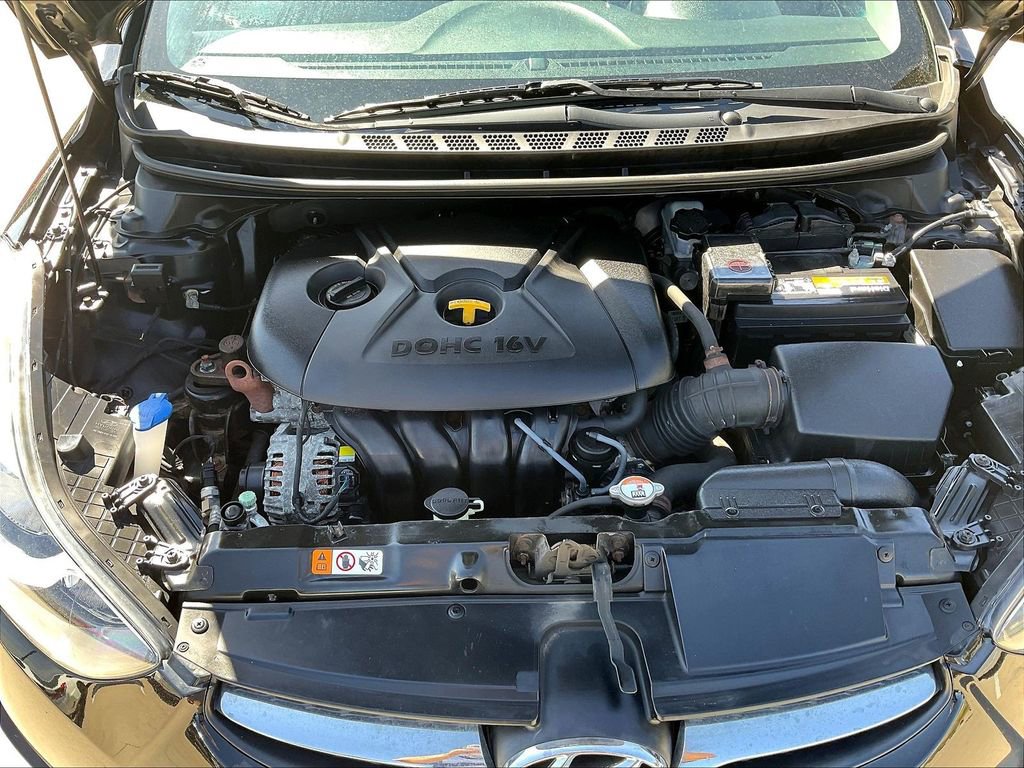 Used 2013 Hyundai Elantra Sedan FWD image 27