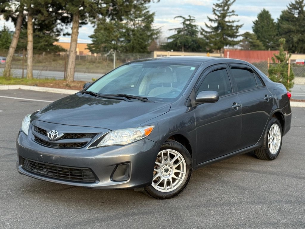 Used 2011 Toyota Corolla LE FWD image 1