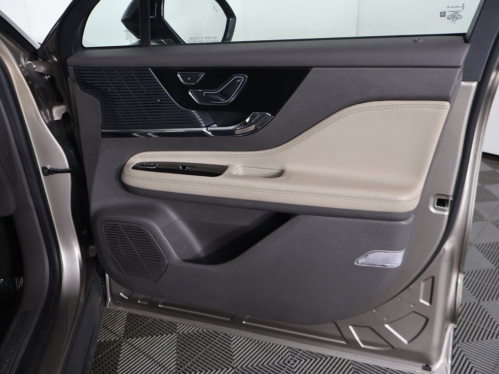 Used 2020 Lincoln Corsair AWD w/ Premium Package image 26