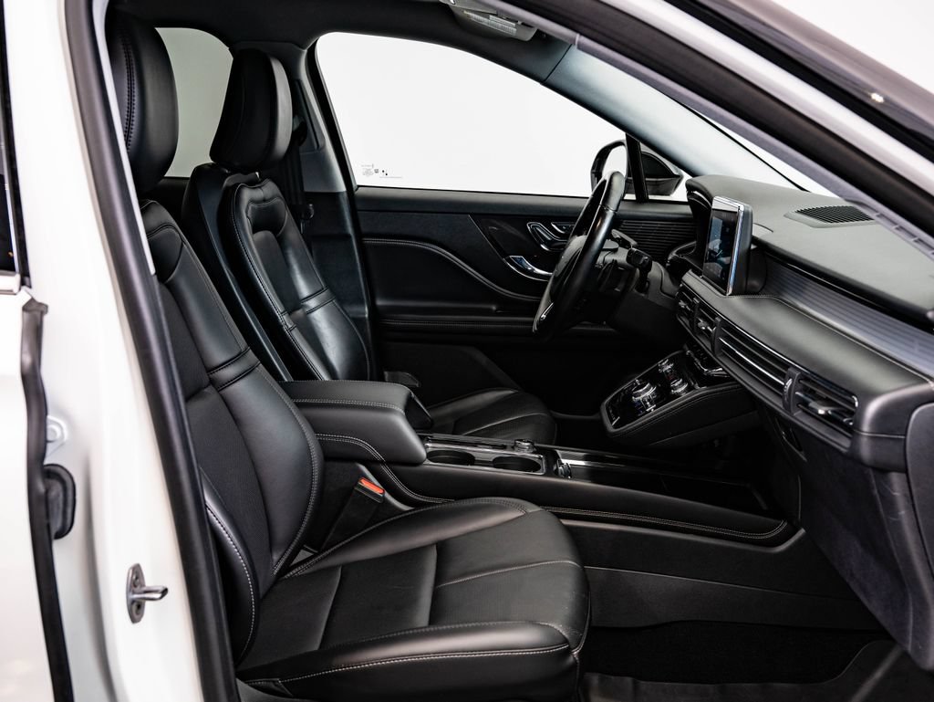 Used 2022 Lincoln Corsair AWD w/ Premium Package image 24