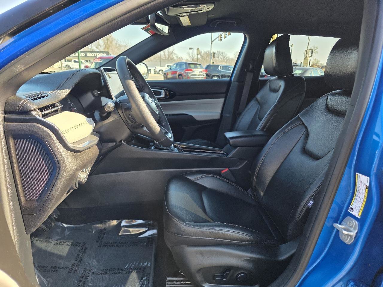 Used 2024 Jeep Compass Limited image 12