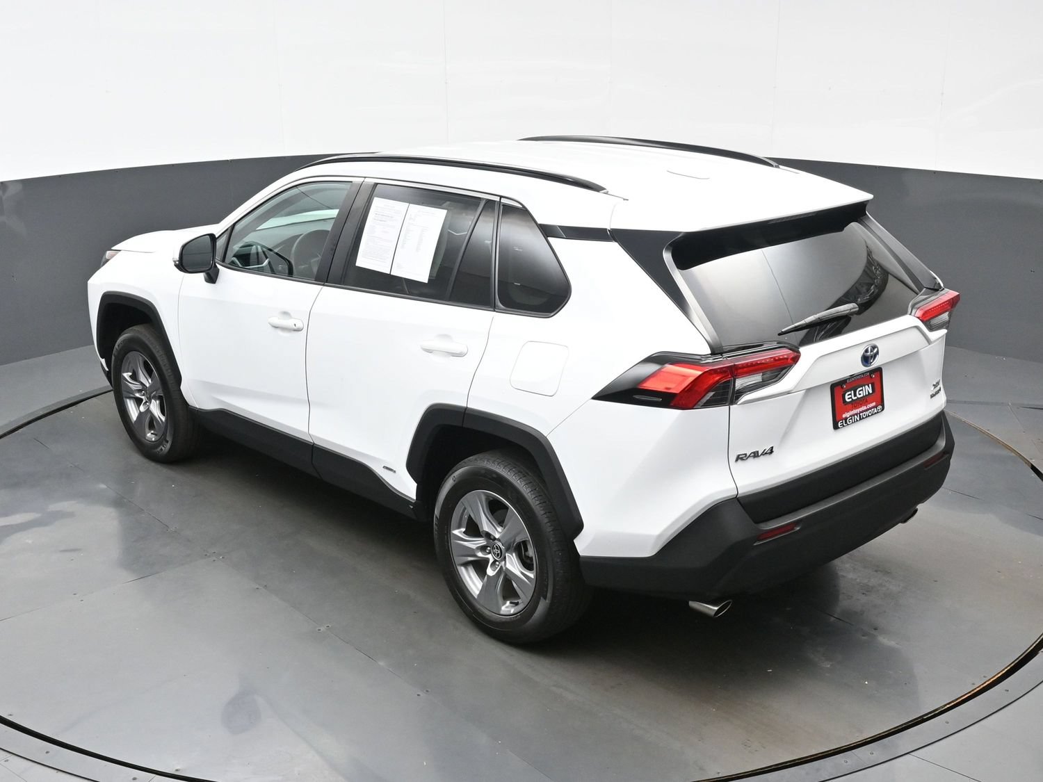 Used 2022 Toyota RAV4 XLE AWD/4WD image 38