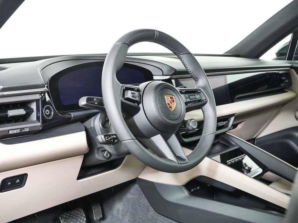 New 2026 Porsche Macan Electric RWD image 4