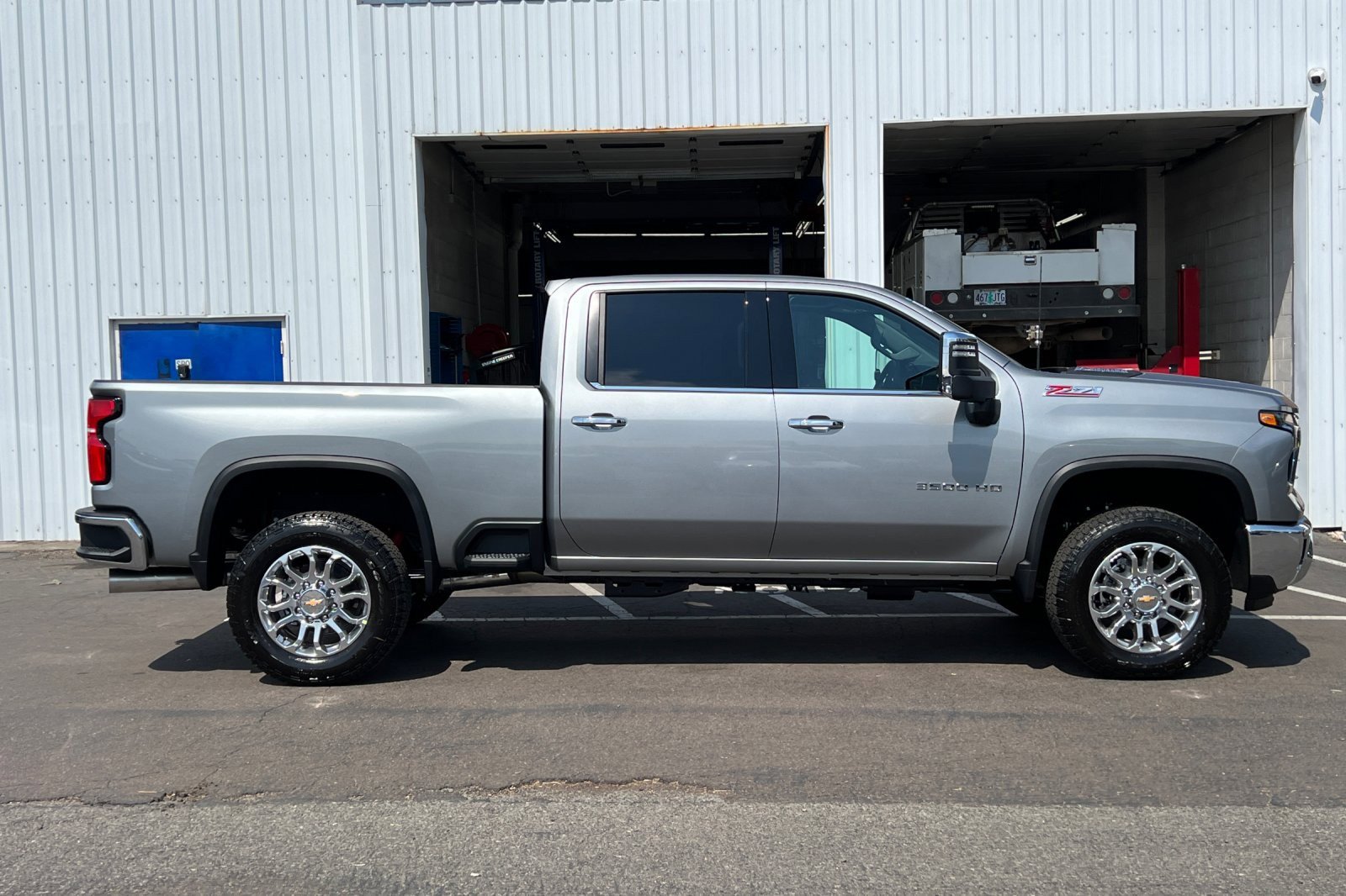 New 2025 Chevrolet Silverado 3500 LTZ image 3