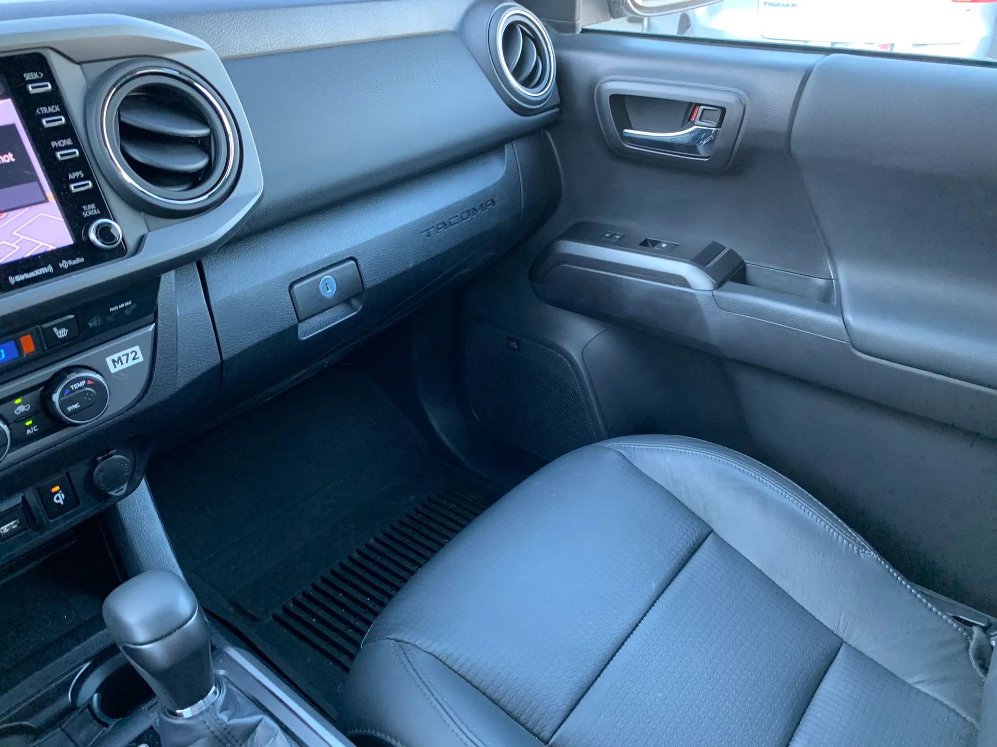 Used 2022 Toyota Tacoma TRD Sport w/ TRD Premium Sport Package image 17