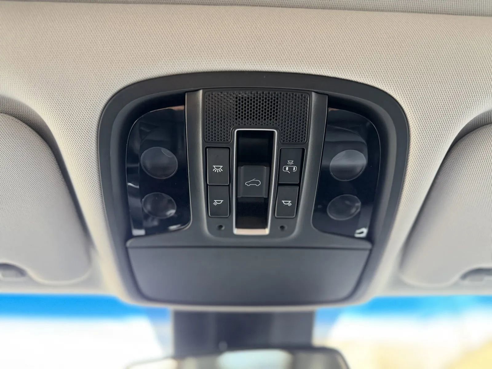 Used 2018 Kia Sorento EX w/ EX Advanced Touring Package AWD/4WD image 41