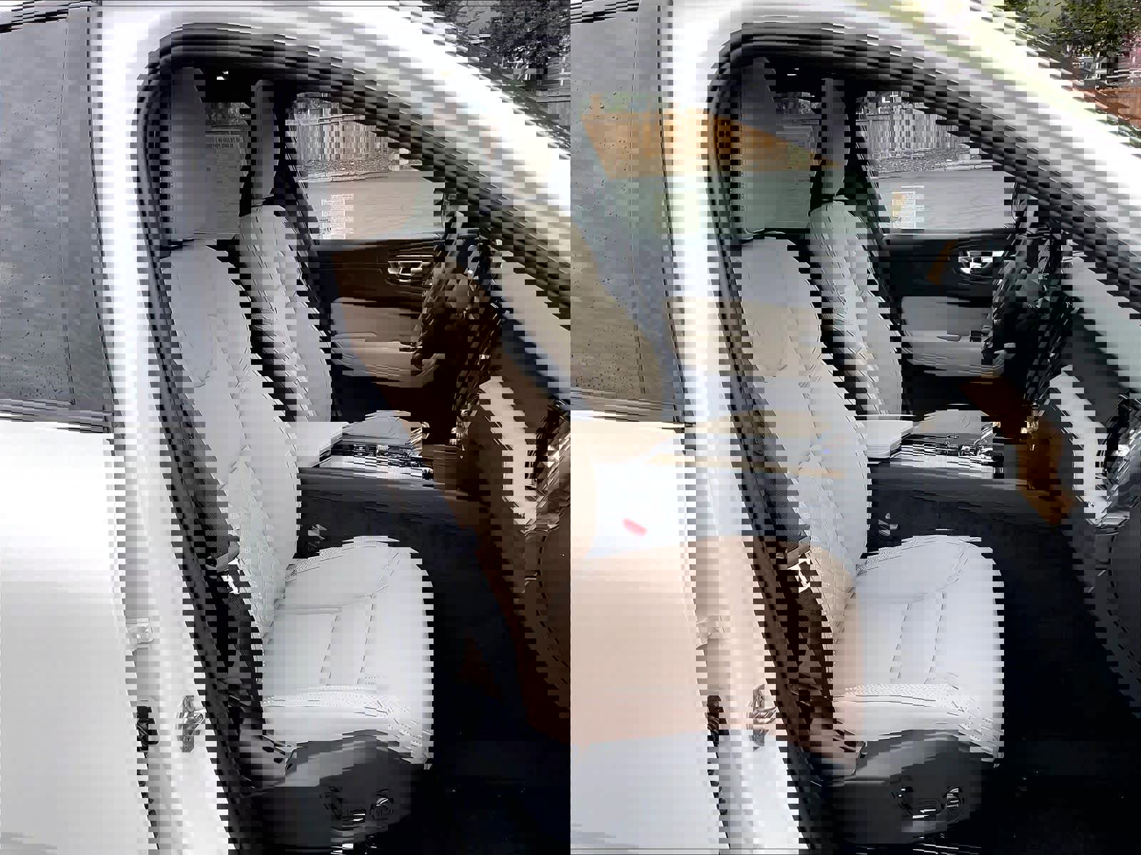 New 2026 Volvo XC60 T8 Plus w/ Climate Package image 31