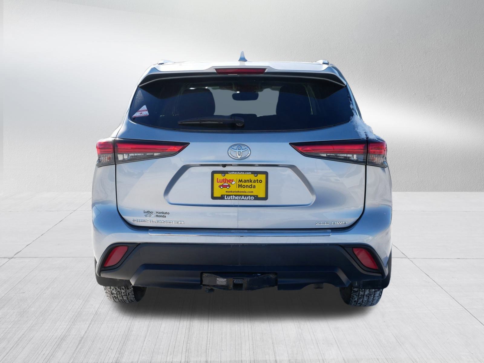 Used 2020 Toyota Highlander XLE image 6