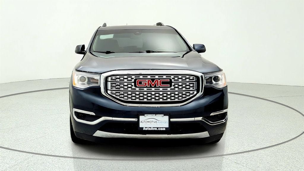 Used 2019 GMC Acadia Denali w/ Technology Package AWD/4WD image 2