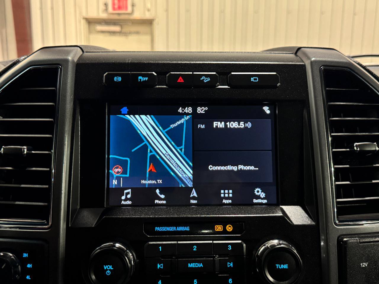 Used 2019 Ford F350 XLT w/ XLT Premium Package AWD/4WD image 35