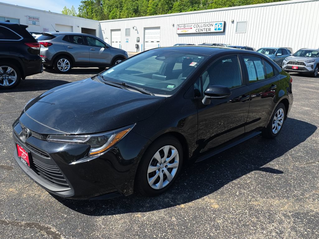 Used 2024 Toyota Corolla LE FWD image 4