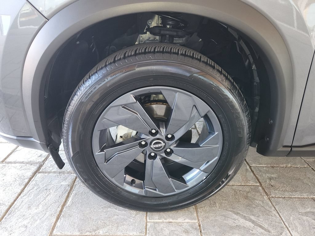 Used 2026 Nissan Rogue SV FWD image 30