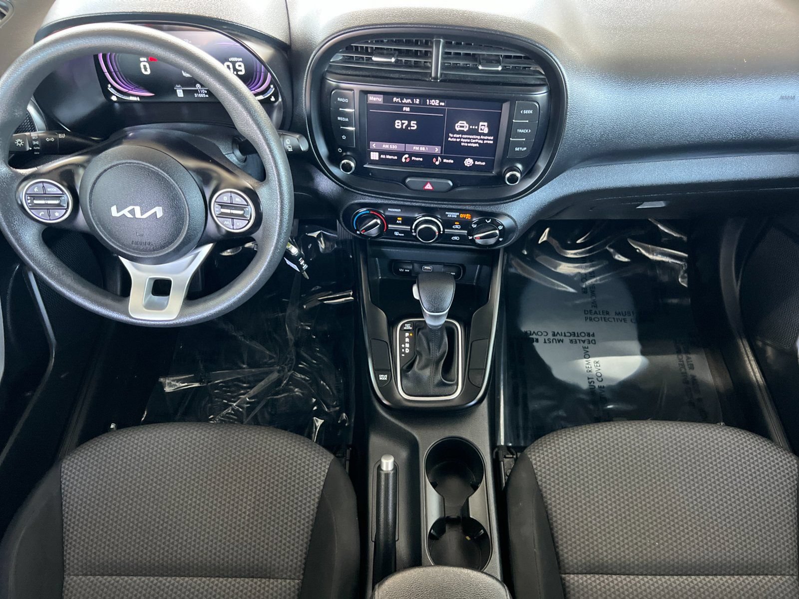 Certified 2023 Kia Soul LX w/ LX Technology Package FWD image 12