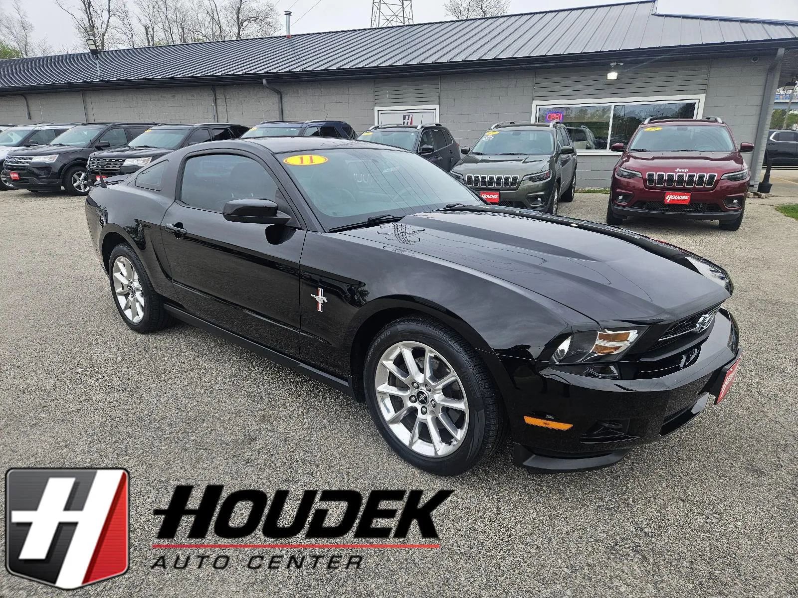 Used 2011 Ford Mustang Premium w/ 202A Rapid Spec Order Code RWD image 1