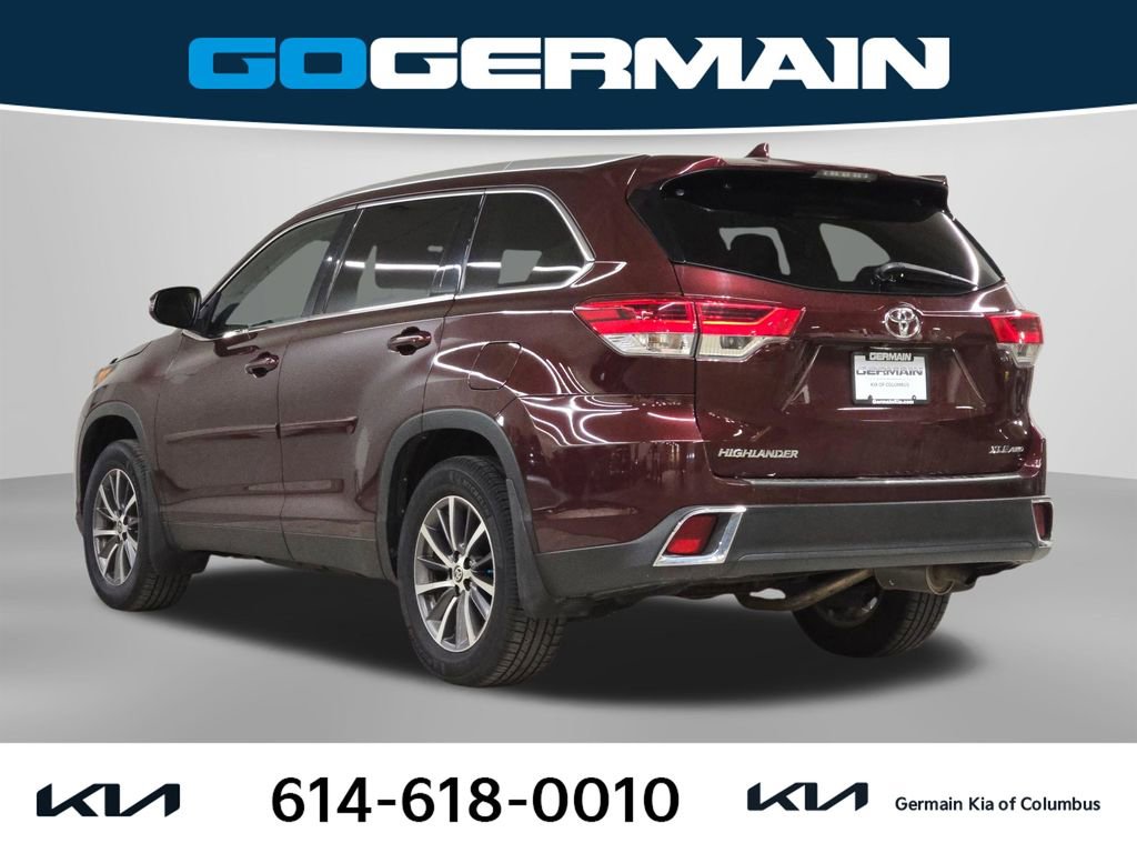 Used 2019 Toyota Highlander XLE image 11