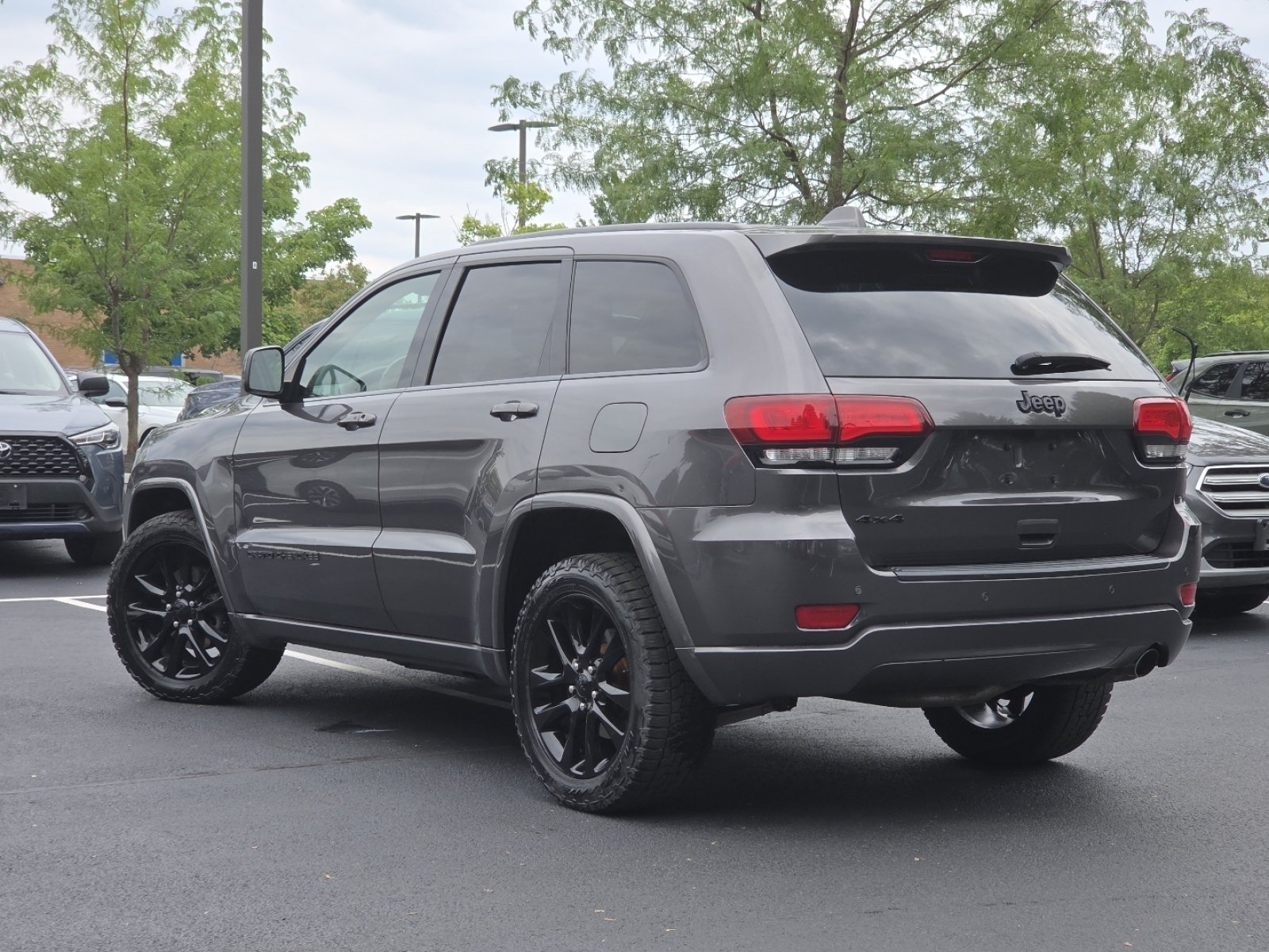 Used 2019 Jeep Grand Cherokee Altitude AWD/4WD image 19