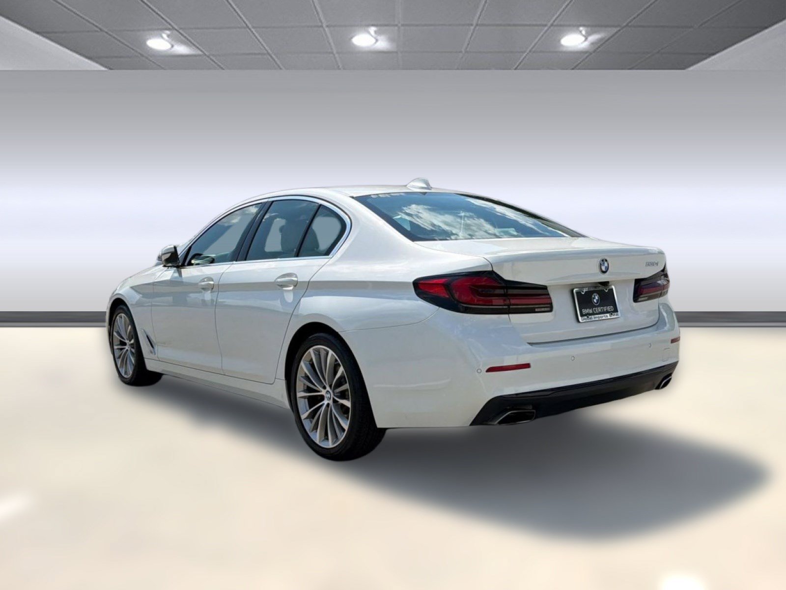 Certified 2023 BMW 530i w/ Premium Package RWD image 2
