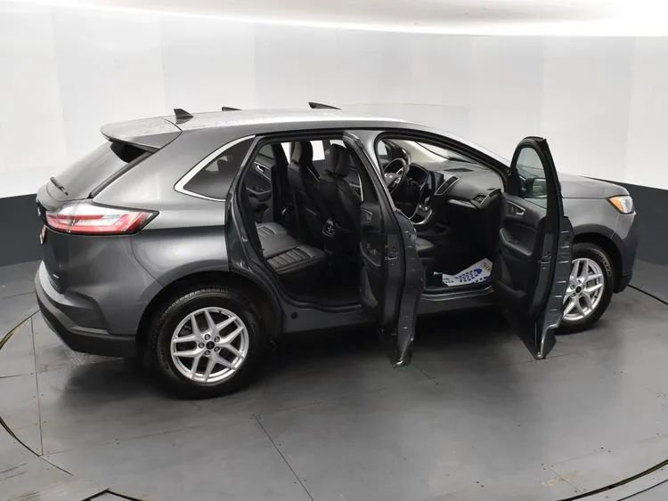 Used 2024 Ford Edge SEL image 6