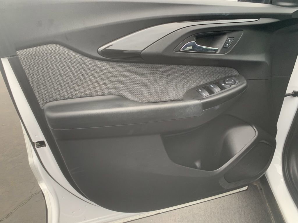 Used 2021 Chevrolet TrailBlazer LT w/ Premium Seating Package image 12