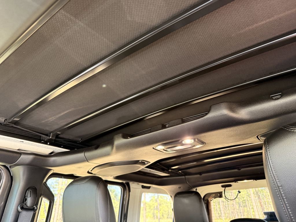 Used 2021 Jeep Wrangler Unlimited Sahara AWD/4WD image 34