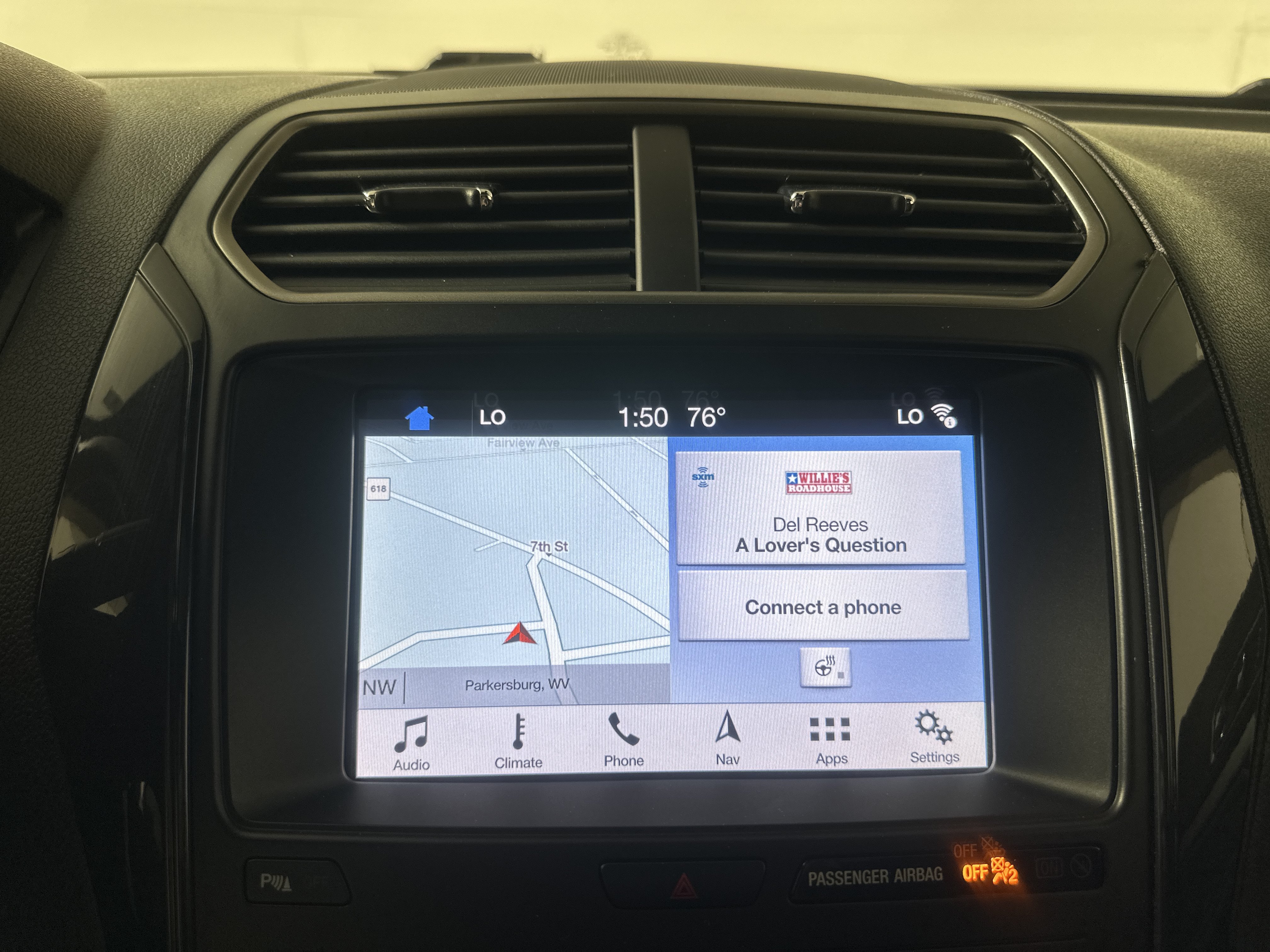 Used 2019 Ford Explorer XLT w/ Equipment Group 202A AWD/4WD image 14