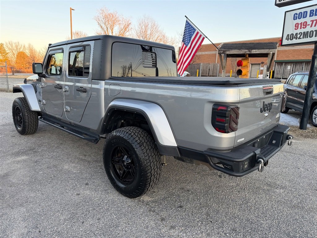 Used 2021 Jeep Gladiator Sport image 3