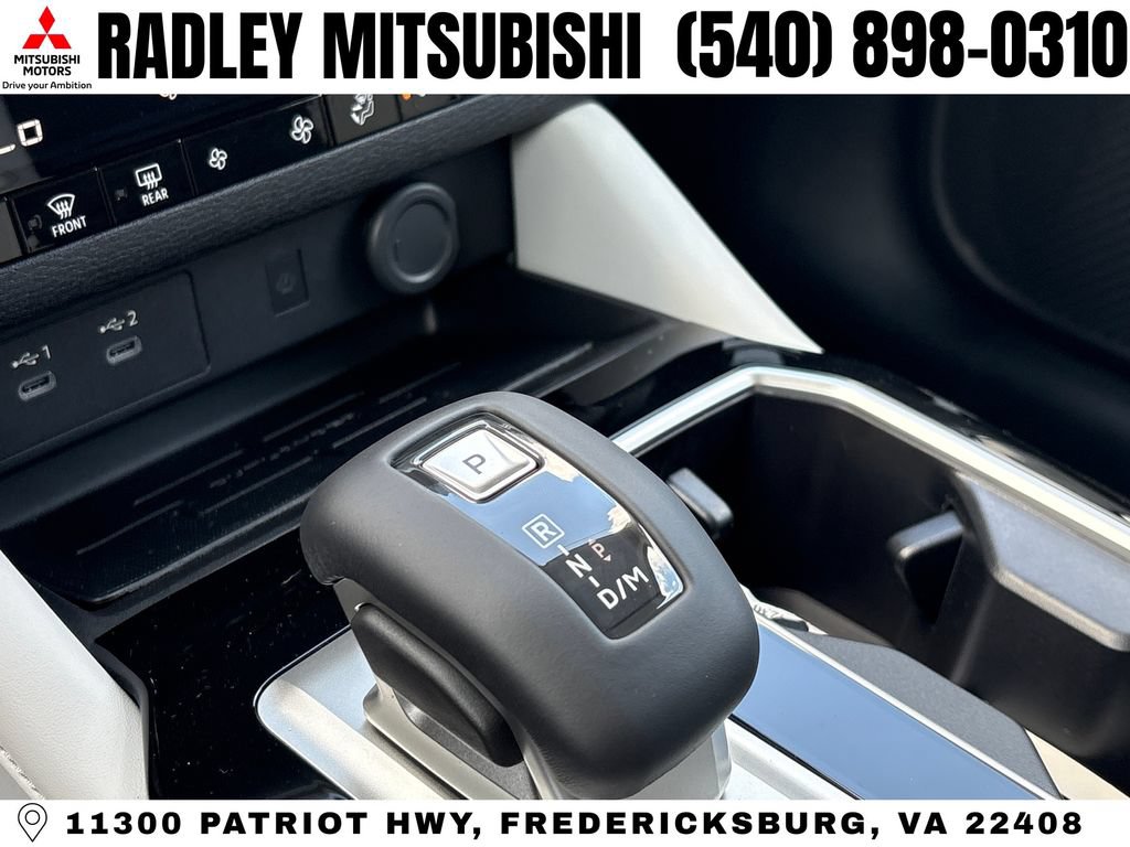 New 2026 Mitsubishi Outlander SE AWD/4WD image 10
