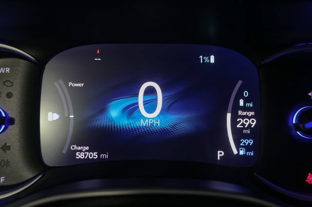 Used 2023 Chrysler Pacifica Touring-L FWD image 35
