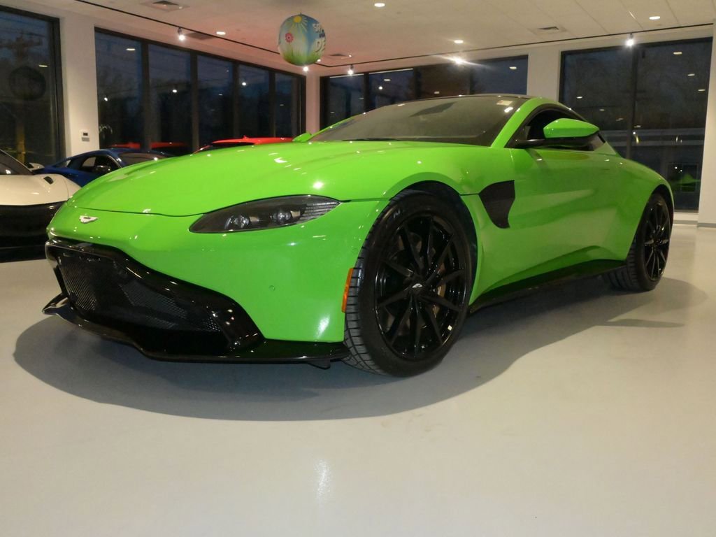 Used 2019 Aston Martin V8 Vantage Coupe RWD image 2