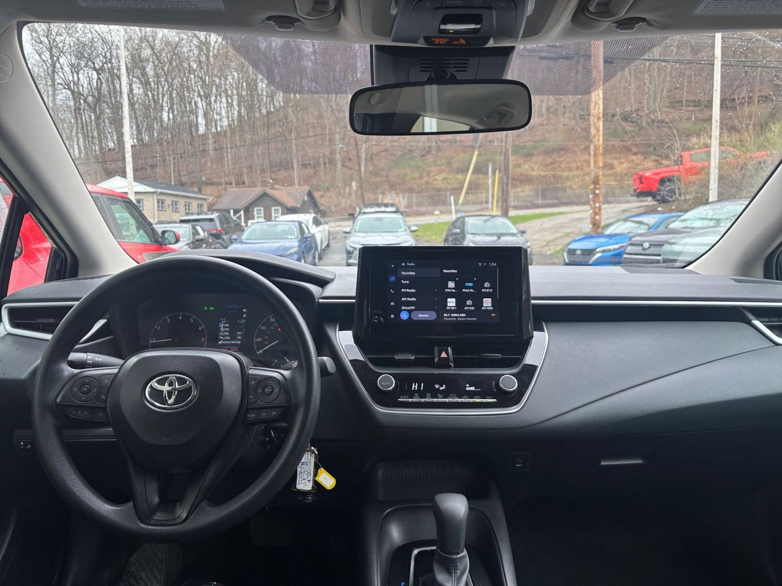 Used 2025 Toyota Corolla LE image 32