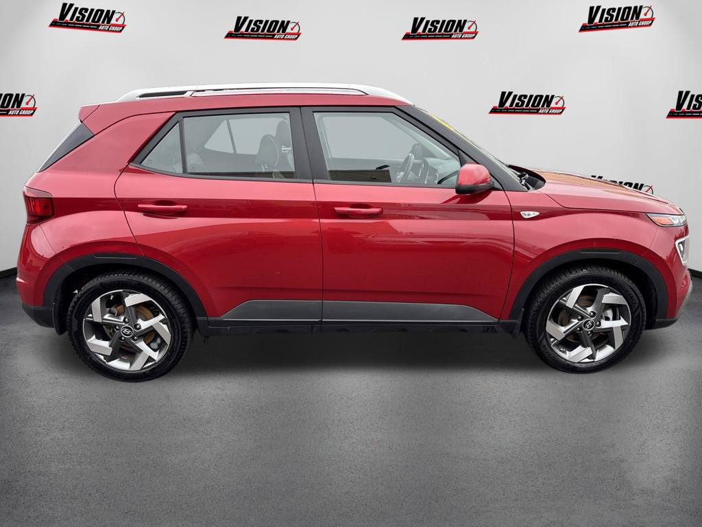 Used 2022 Hyundai Venue Limited FWD image 6