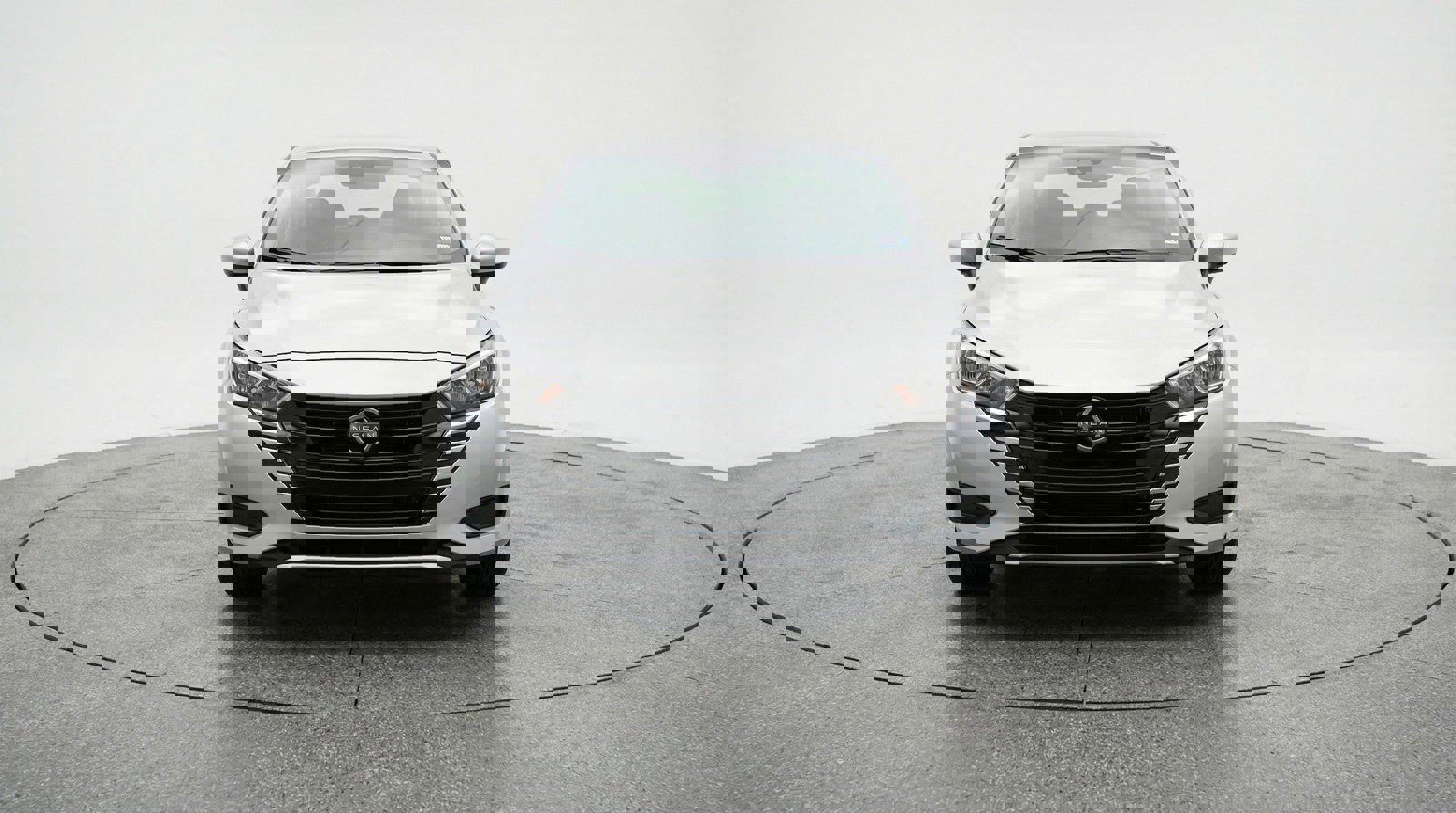 Used 2025 Nissan Versa SV image 2