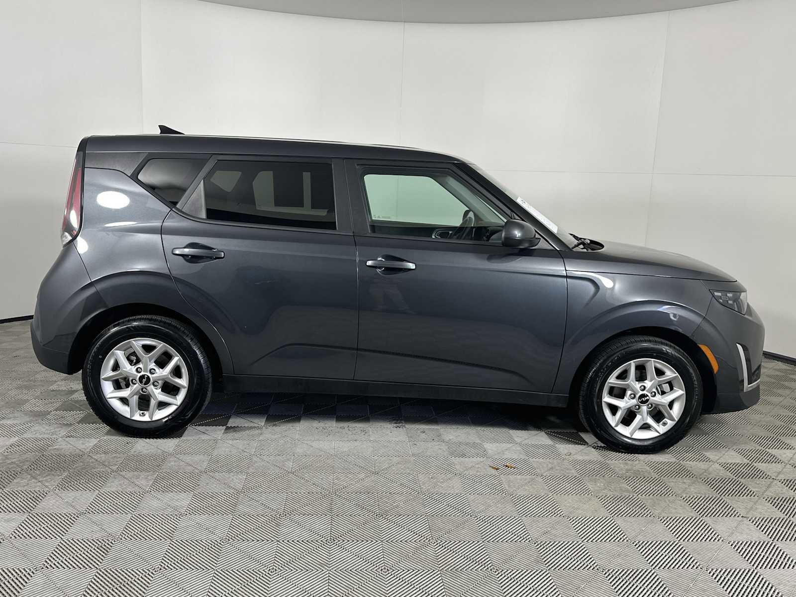 Used 2024 Kia Soul LX w/ Option Group 015 image 9