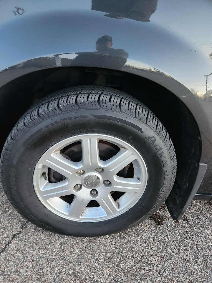 Used 2012 Chrysler Town & Country Touring w/ Entertainment Group #1 image 28