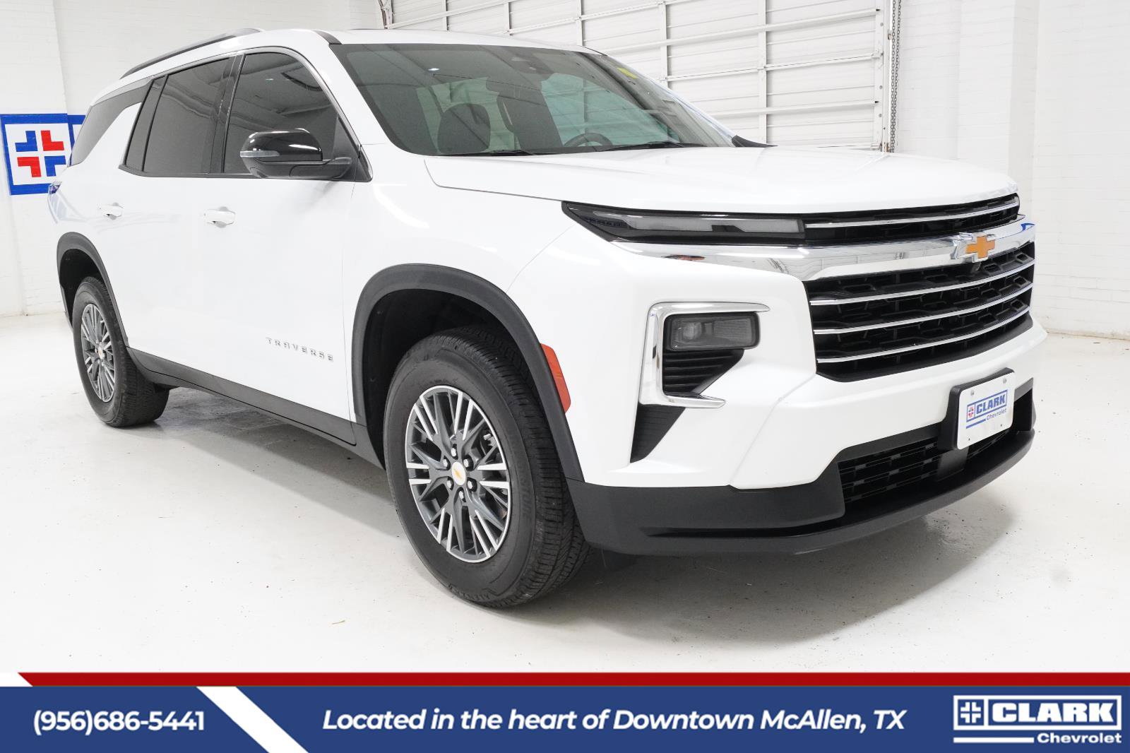 Used 2024 Chevrolet Traverse LT FWD image 4