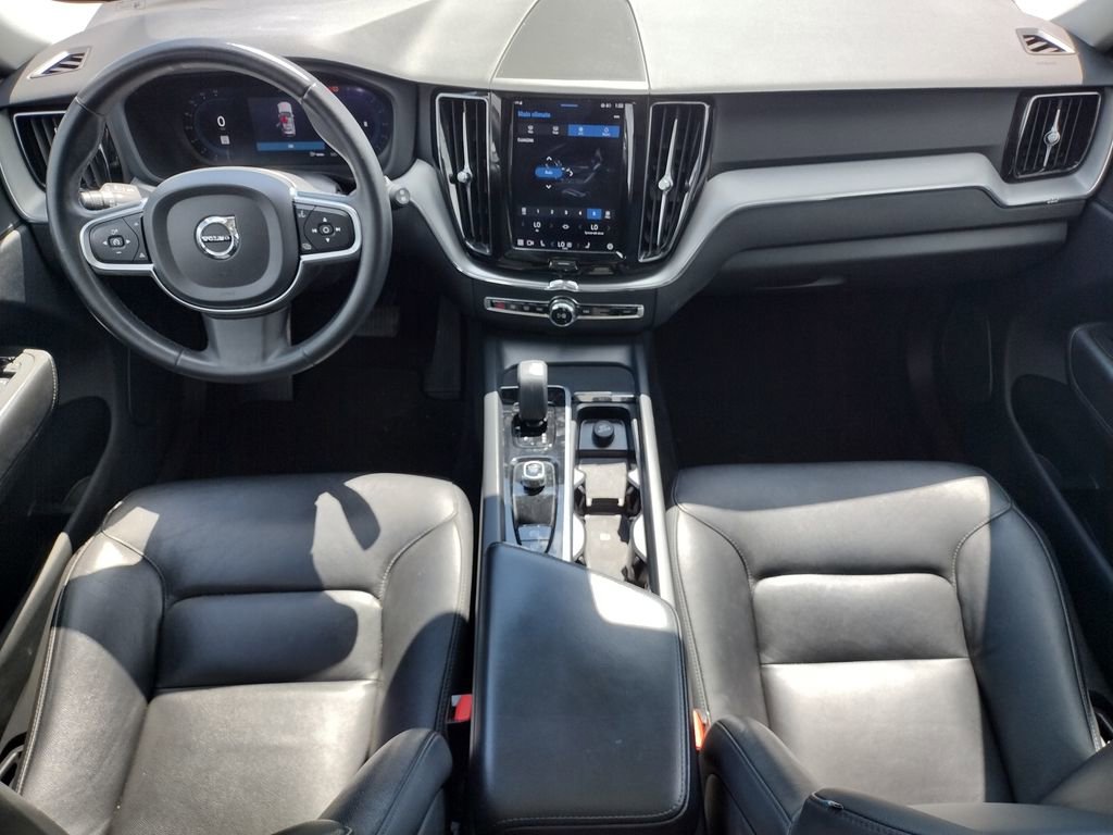 Used 2023 Volvo XC60 B5 Core AWD/4WD image 15