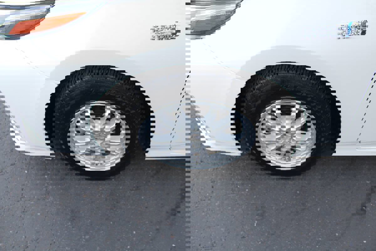 Used 2017 Toyota Prius Prime Premium image 11