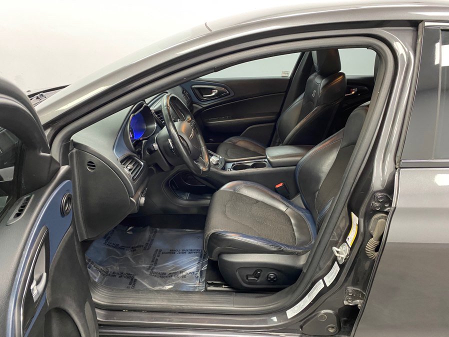 Used 2016 Chrysler 200 S w/ Comfort Group image 20