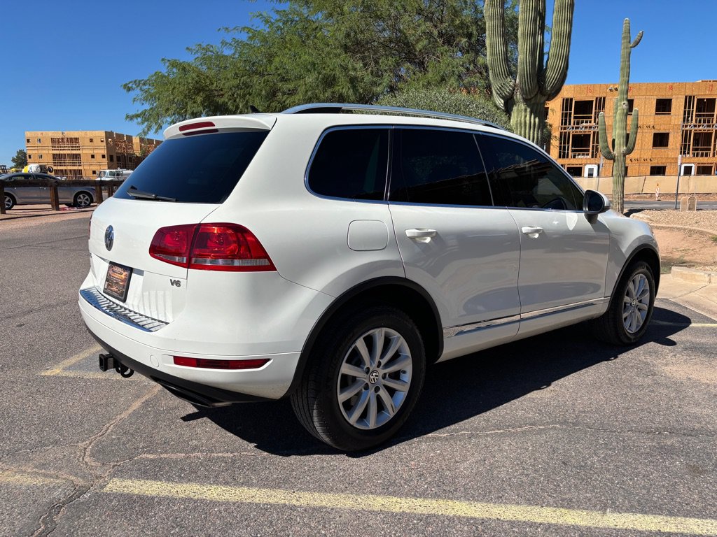 Used 2011 Volkswagen Touareg Sport AWD/4WD image 7